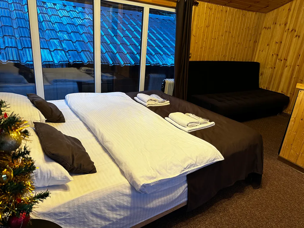 Коттедж Уютный домик с панорамными окнами с видом на лес — Архыз