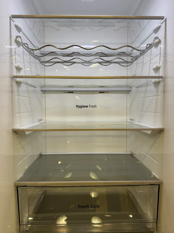 Роскошная + камин + ТВ 2 метра