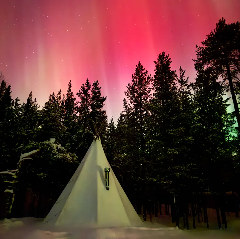 Коттедж Чум с двуспальной кроватью — аренда посуточно в Оленегорск