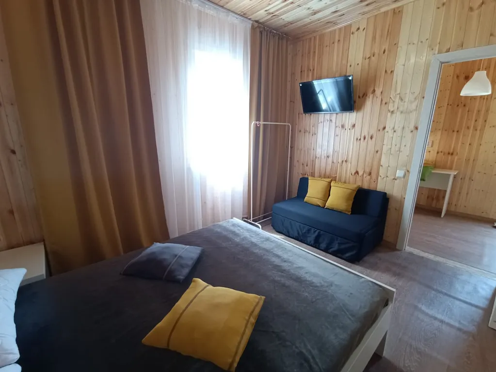 Дом с большой терассой