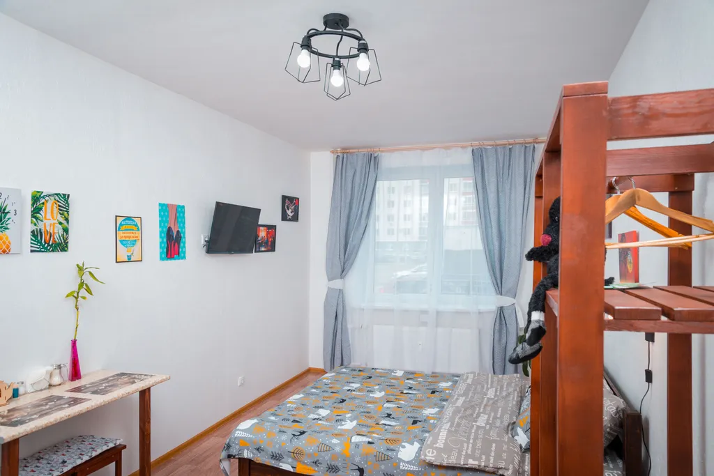 Студия на Холмогорова