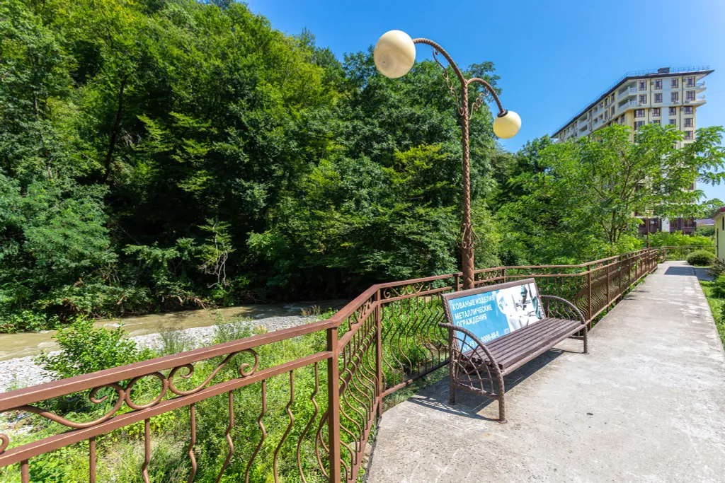 Квартира с балконом и видом на гору