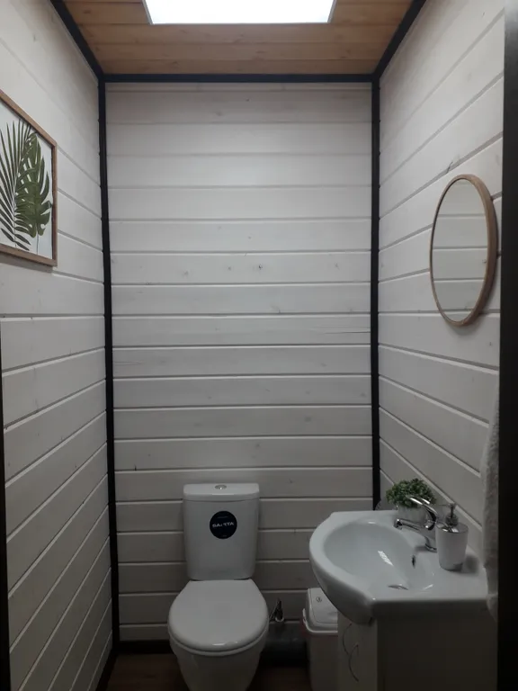 Шале у горной речки