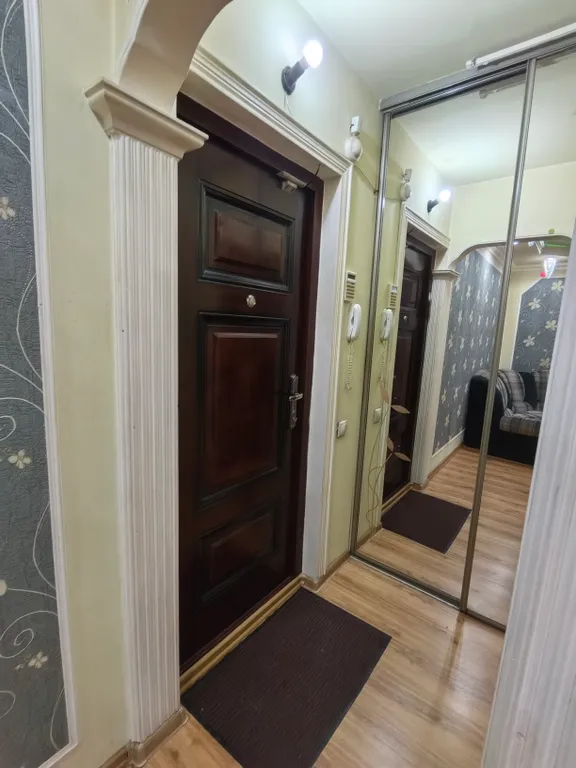 Квартира с отличным видом, душевой кабиной и балконом