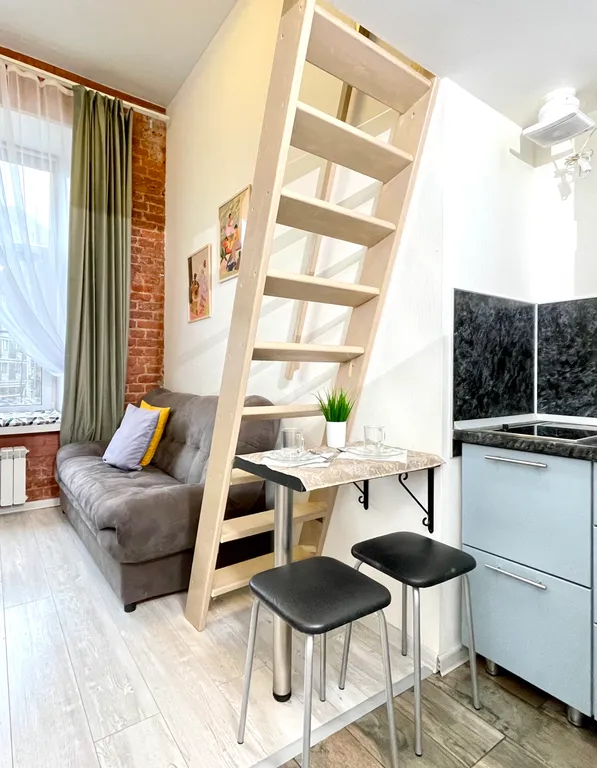 Квартира Квартира Двухуровневая студия в 3 минутах от метро Технологический институт — Санкт-Петербург