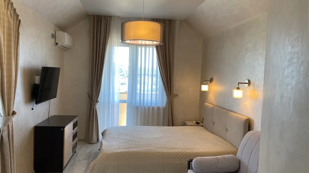 Коттедж с бассейном