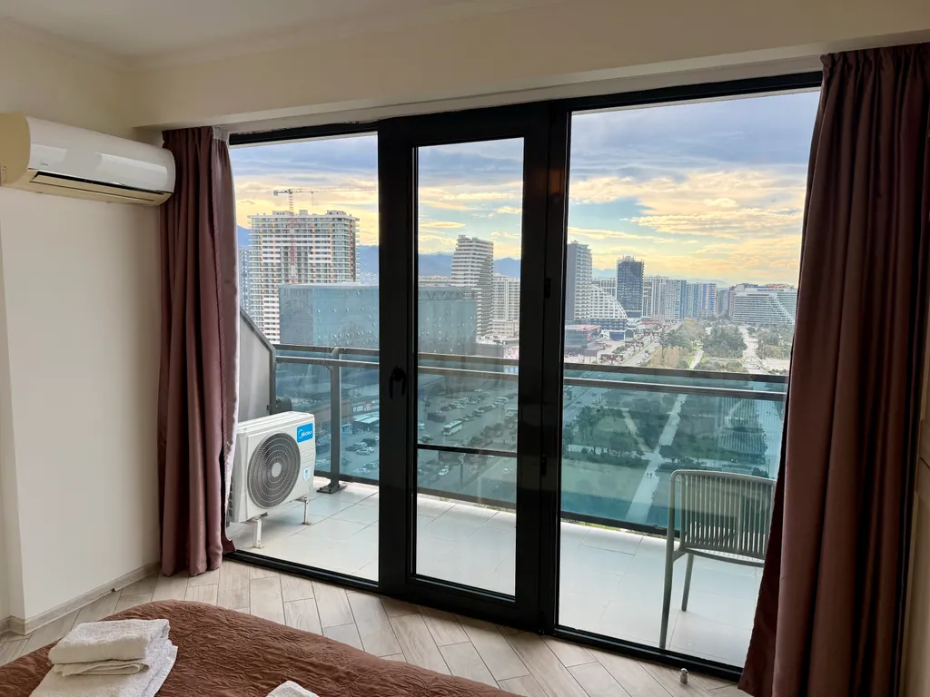 Orbi Beach Tower №1812 — море, парк, небоскреб