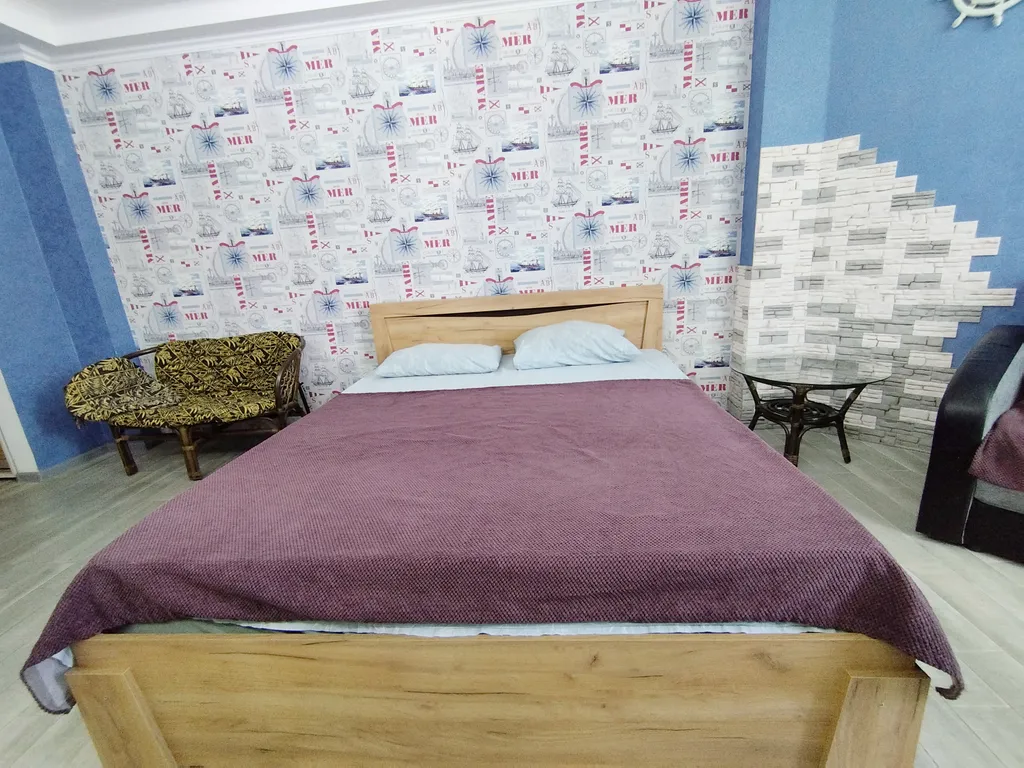 Студия на берегу моря, первая линия