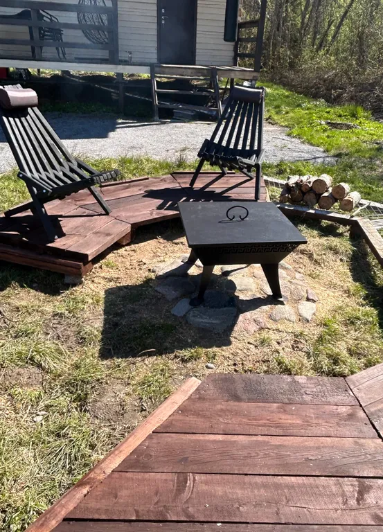 Уютный дом у озера