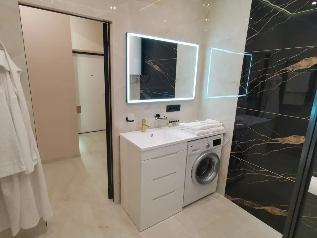 Студия, квартира с балконом в центре