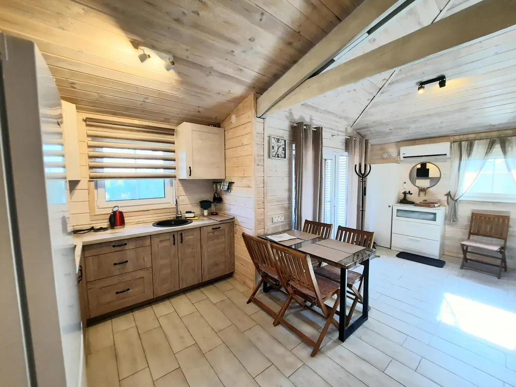 Уютный дом с дровяной баней и камином у Петергофа.