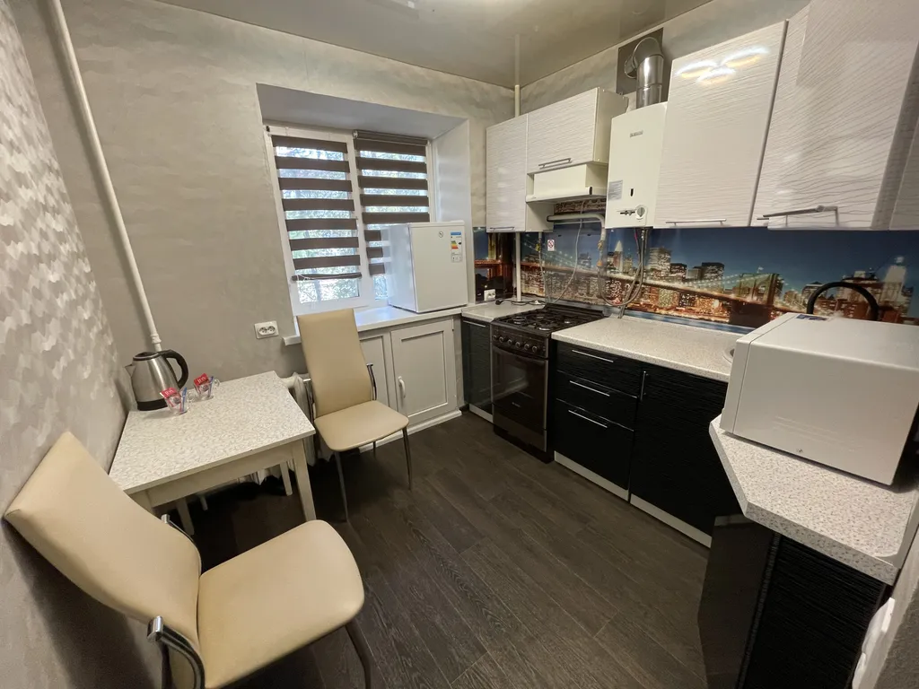 Двухкомнатная квартира с балконом — аренда посуточно в Дзержинск