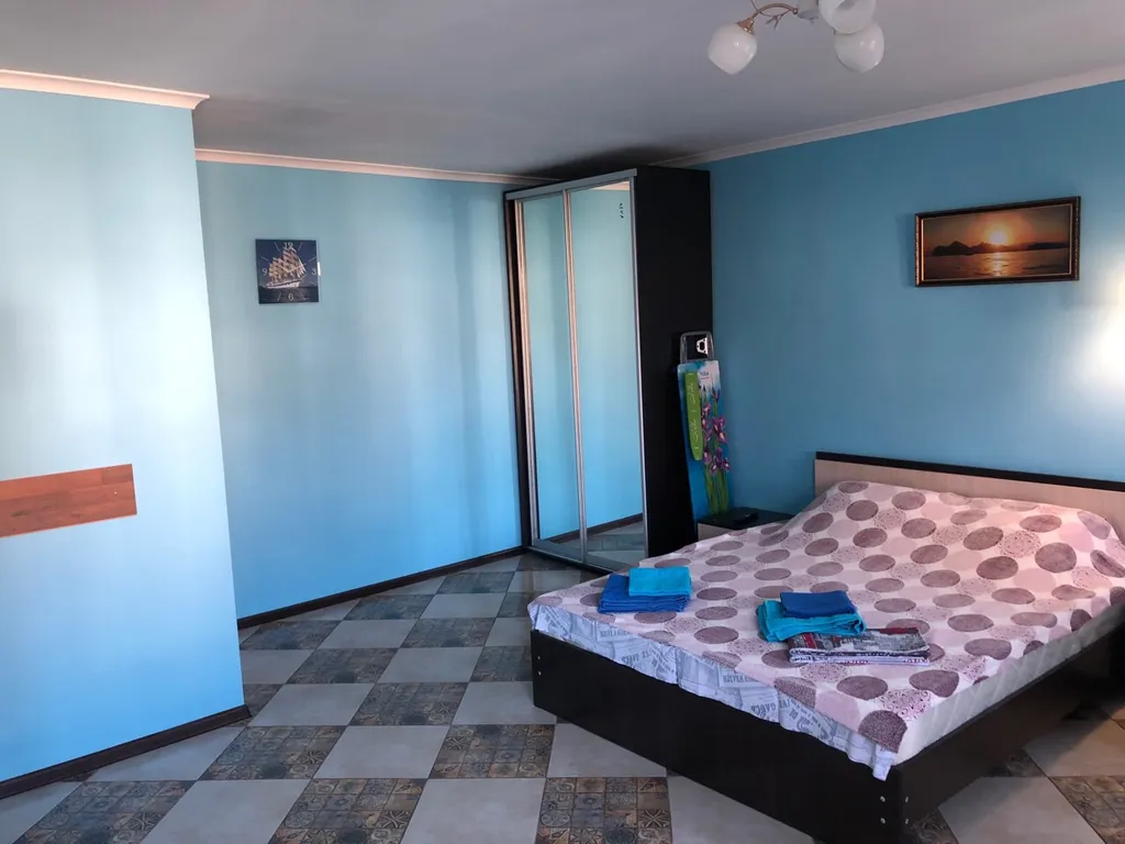 Квартира-студия голубая