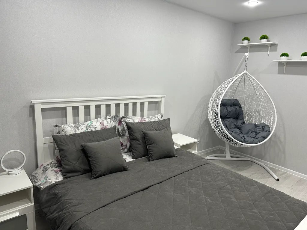 Уютная современная квартира евродвушка в ЖК Дом у пруда — аренда посуточно в Ревда