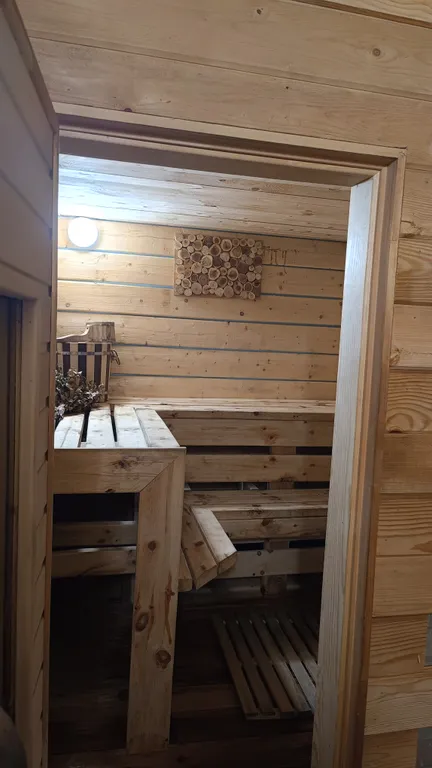 Домик среди гор