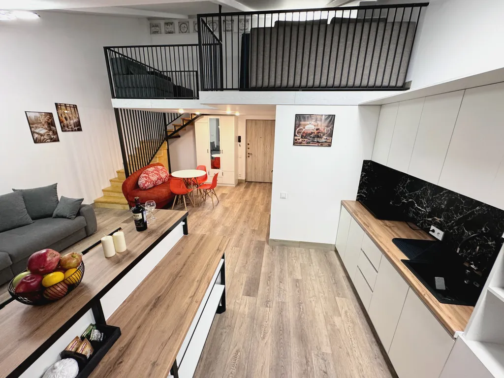 Комфортный двухуровневый апартамент в элитном комплексе