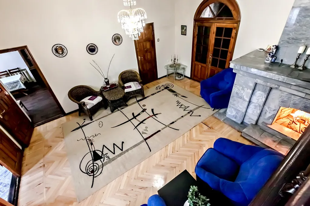 6-комнатный Дом