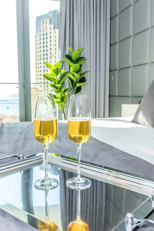 Стильные апартаменты с 2 спальнями