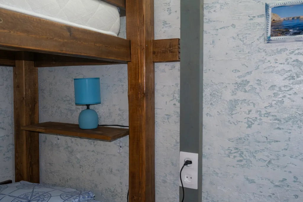 Квартира Квартира Четырёхместный номер с двуспальной и двухъярусной кроватями — Сухум