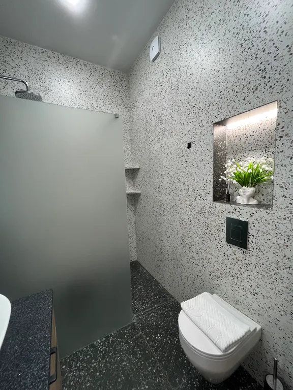 Новый дом с бассейном