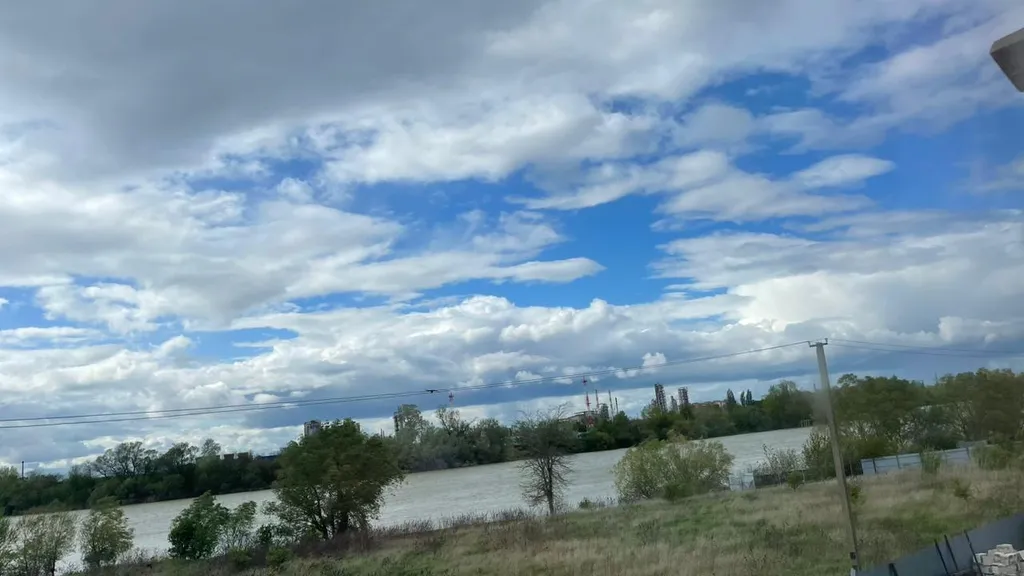 Дом с баней и бассейном