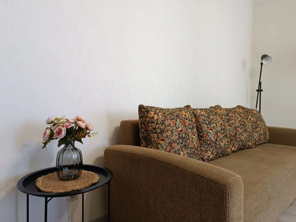 Оливковая, двухкомнатная квартира на Кургане