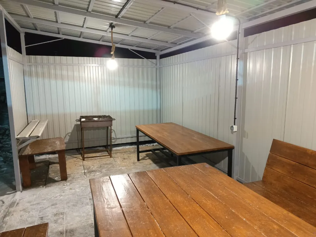 Новый дом-баня с беседками у леса