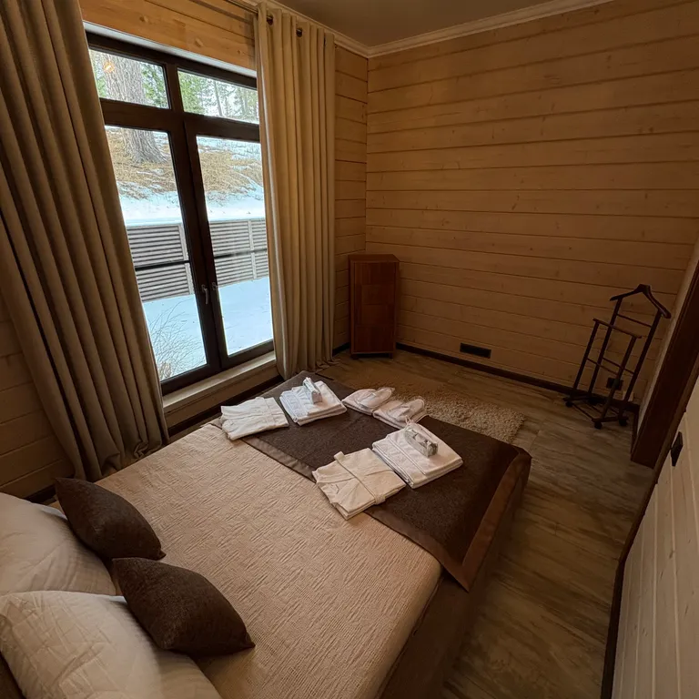 Современный коттедж на берегу озера Лавиярви