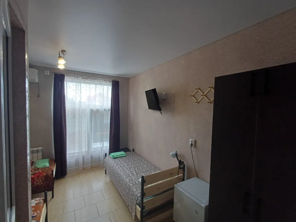 Трехместная комната со всеми удобствами в Коктебеле