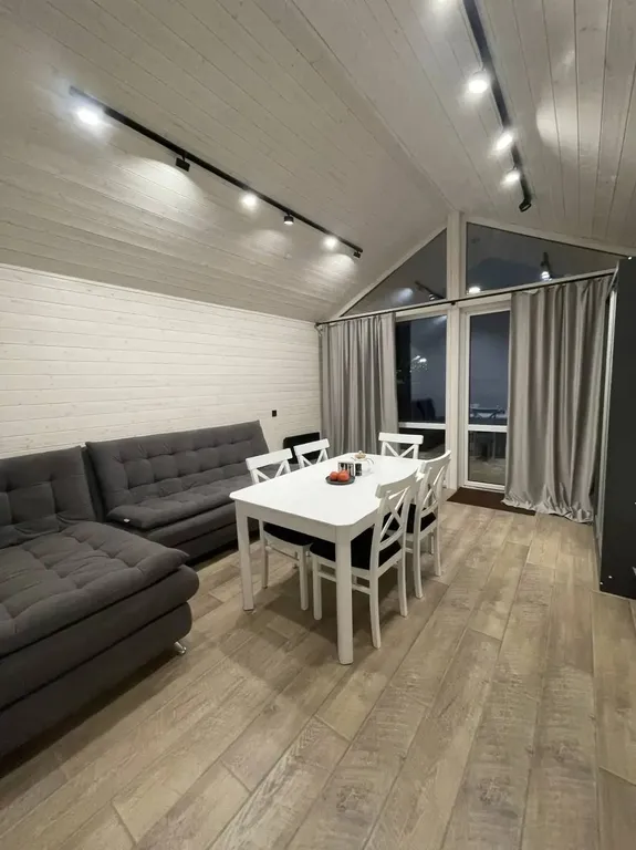 Двухкомнатный дом с видом на горы и реку