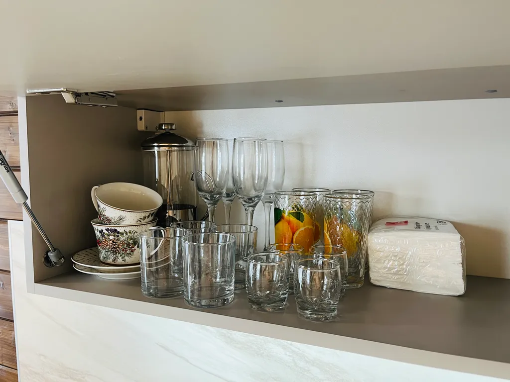 Уютный домик в тихом месте у реки