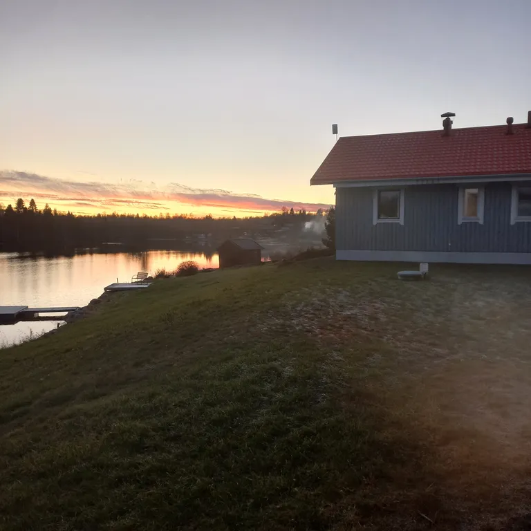 Дом с видом на озеро