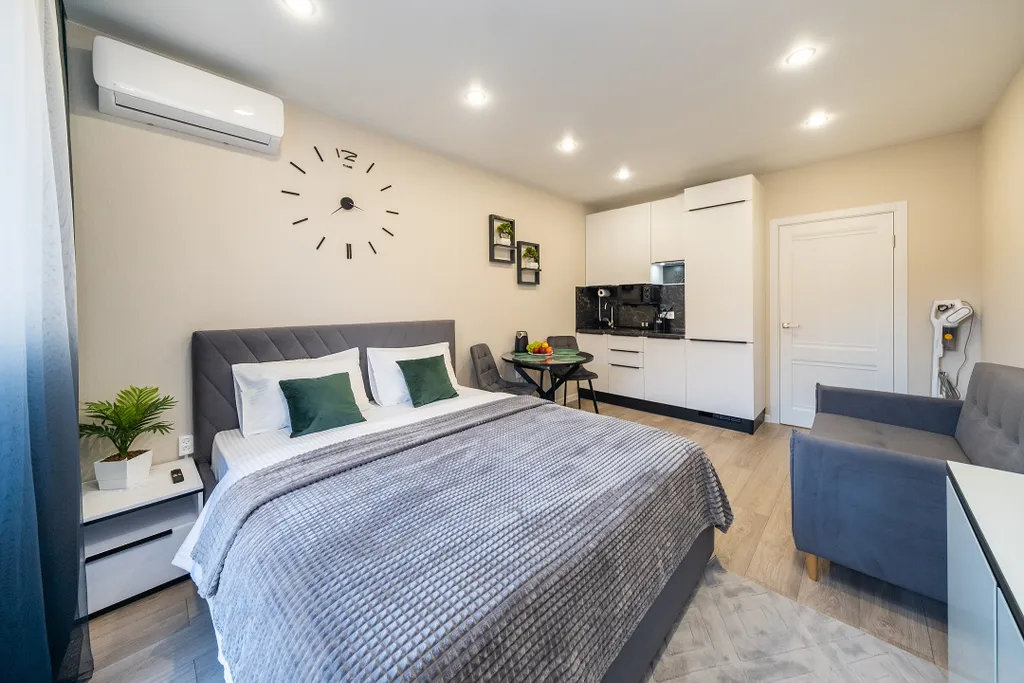 Студия с новым ремонтом и видом на горы