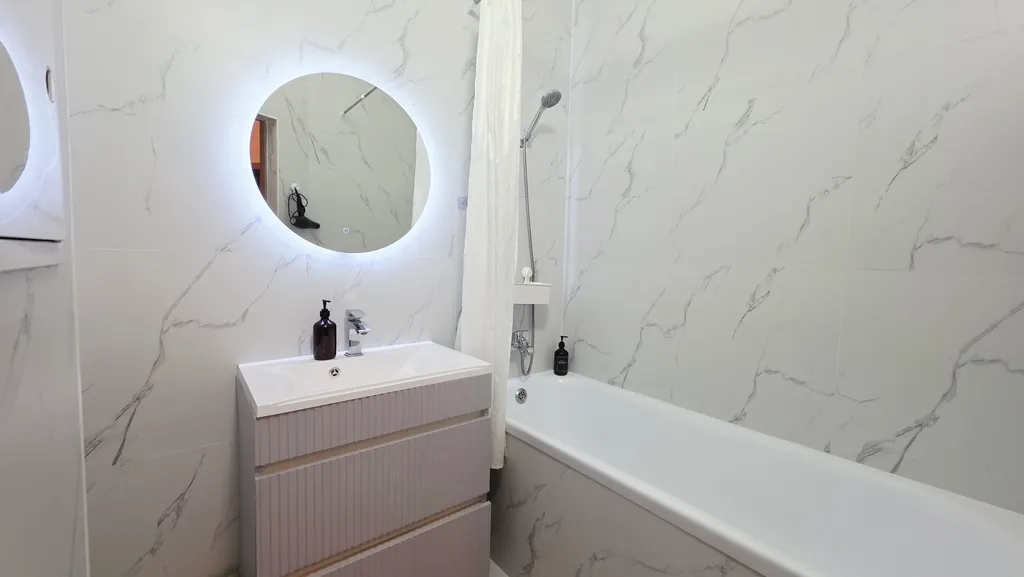 2х-комнатная квартира в жк Лазурный квартал, центр, 2 кровати, диван, кондиционер