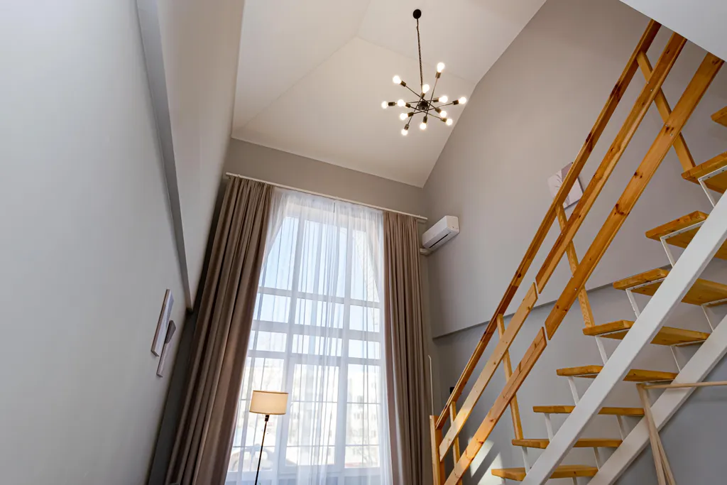 Уютная двухуровневая студия у цирка