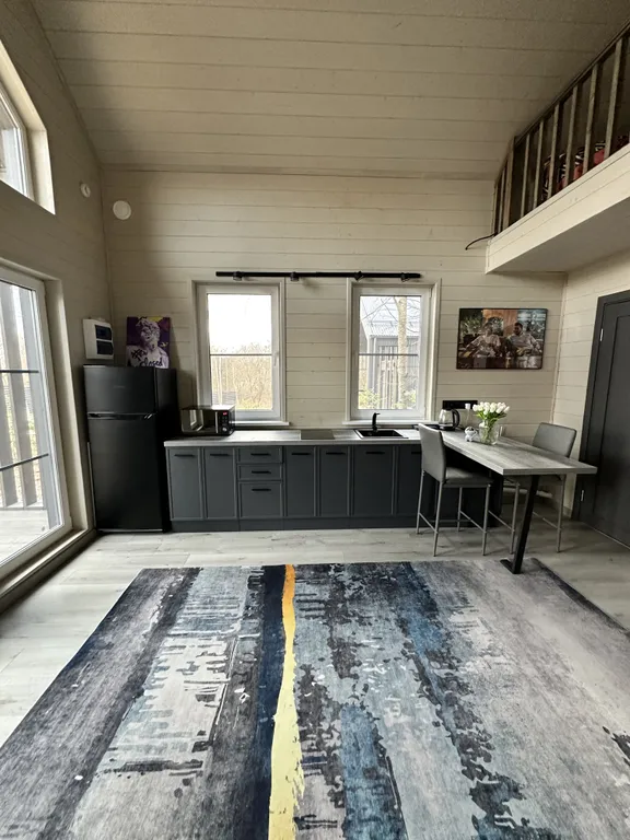 Новый барнхаус на опушке леса – отдых, который вы запомните