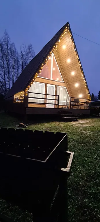 Уютный домик с видом на лес