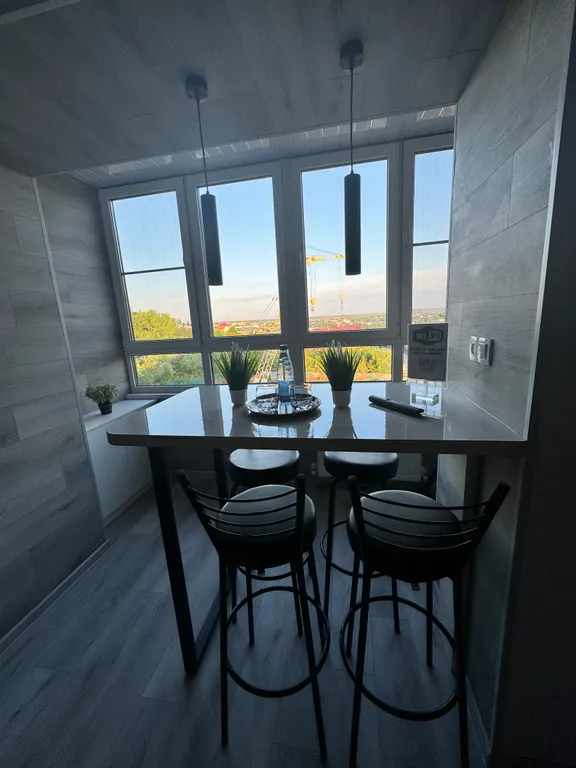 Совершенно новая чистая квартира в тихом районе города