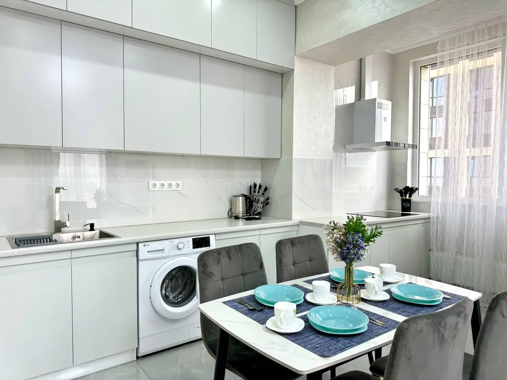 Красивые апартаменты с видом на горы