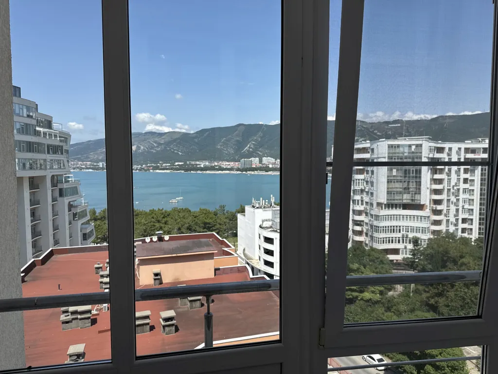 Первая береговая с видом на море и террасой – Толстый мыс