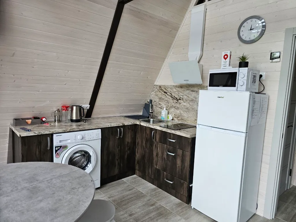 Шестиместный коттедж с изолированным участком 10 соток №2