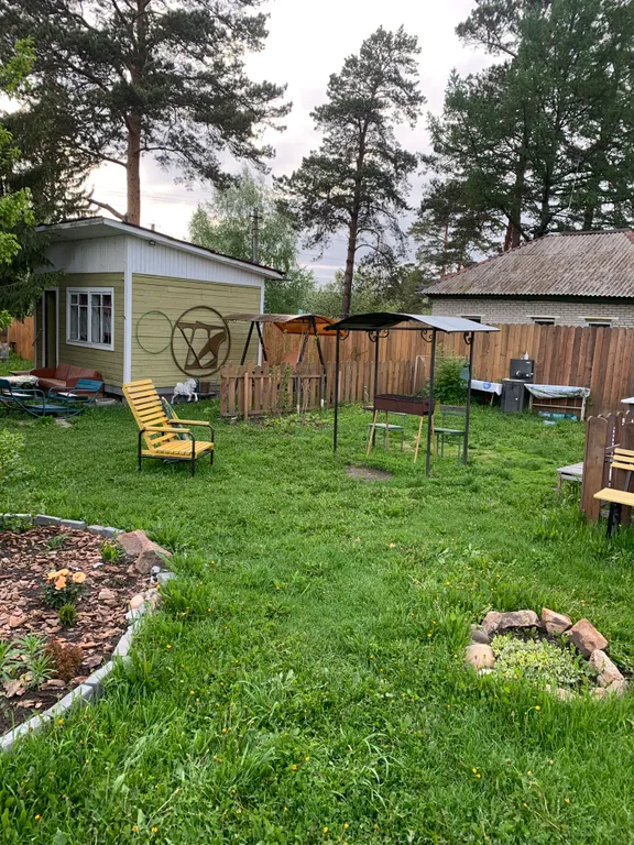 Живописный дом на природе недалеко от города