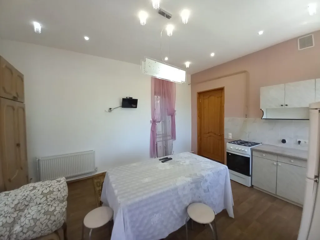 Уютный дом с прекрасным видом в тихом районе