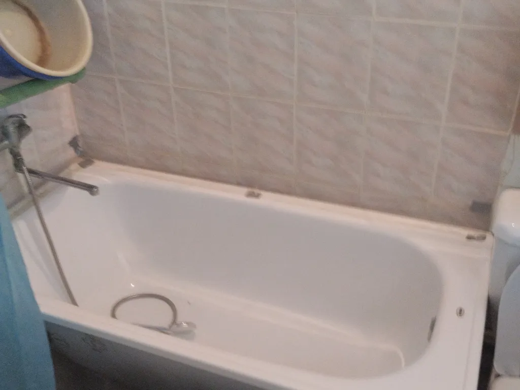 Деревенский домик с парковкой для большой и маленькой компании. Кругло