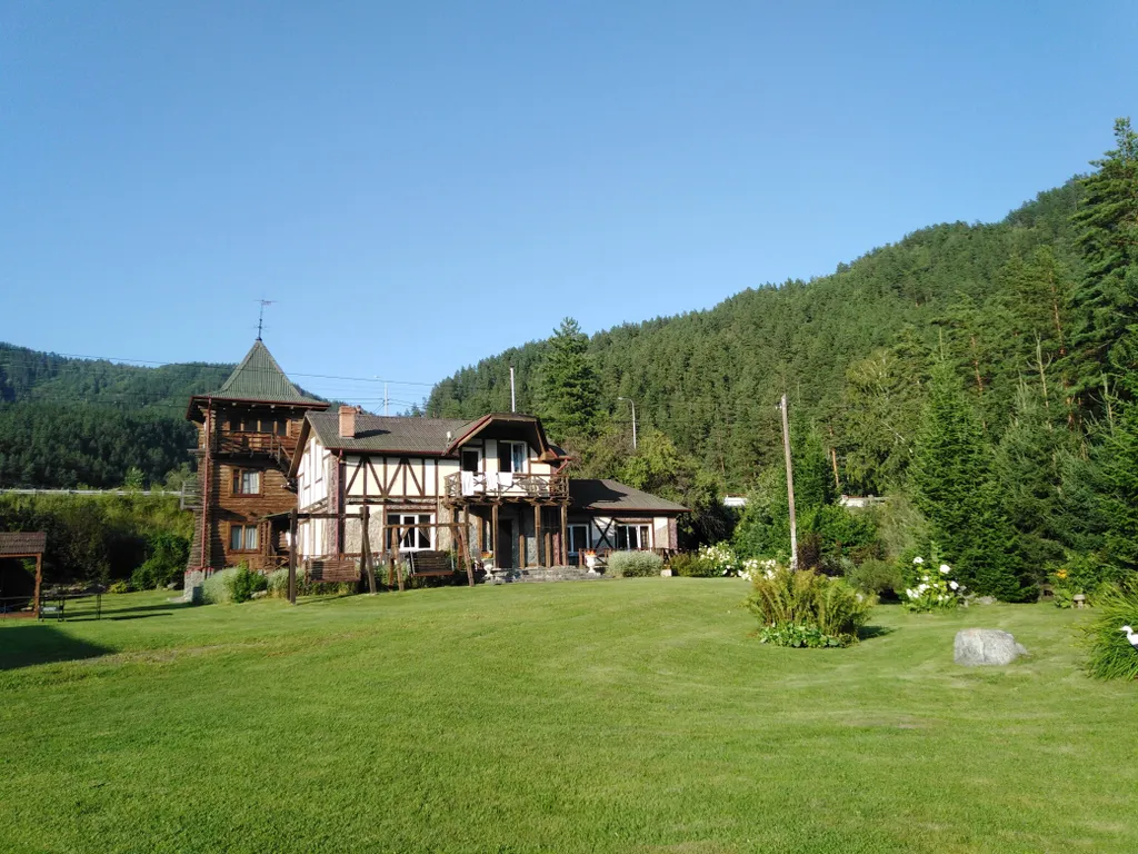 Коттедж на берегу Катуни