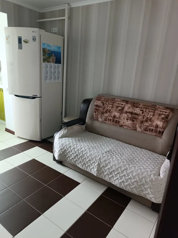 Уютная квартира в спальном районе недалеко от моря, с видом на горы