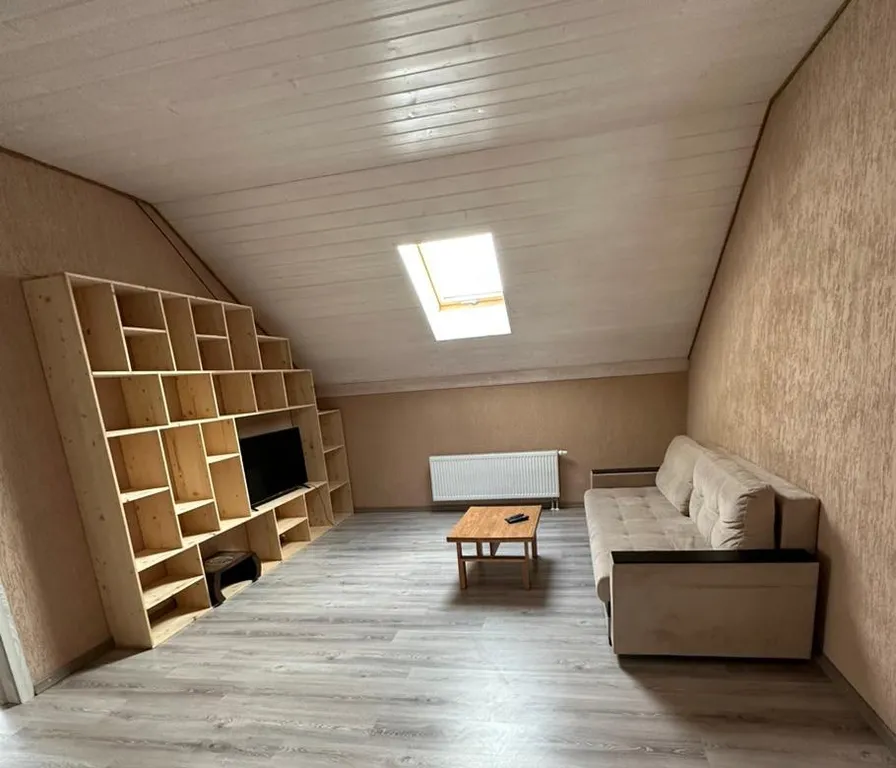 8-комнатный Дом