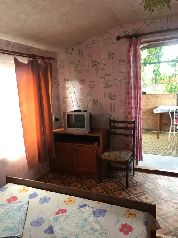 Комната с видом на море