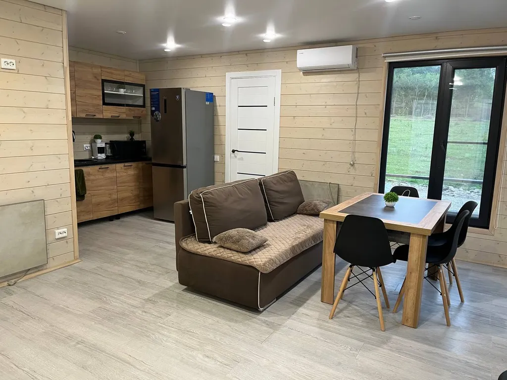 Домик с видом на горы