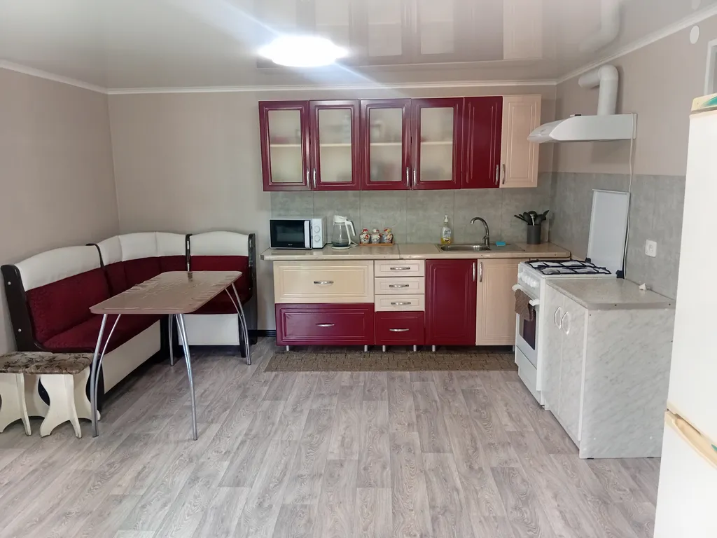 в ПУГАЧЕВЕ .Уютный частный дом с парковкой, тихий район